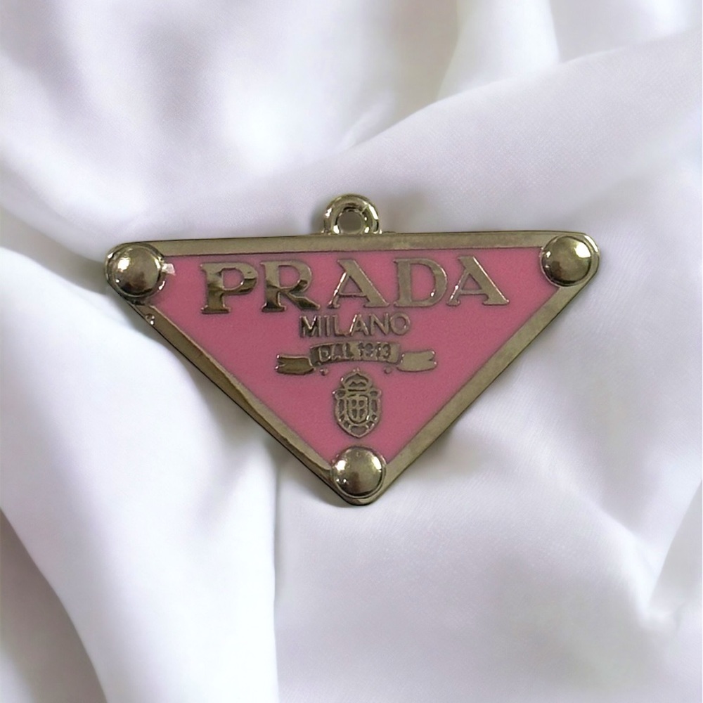 🔥 PINK PRADA PENDANT 🔥